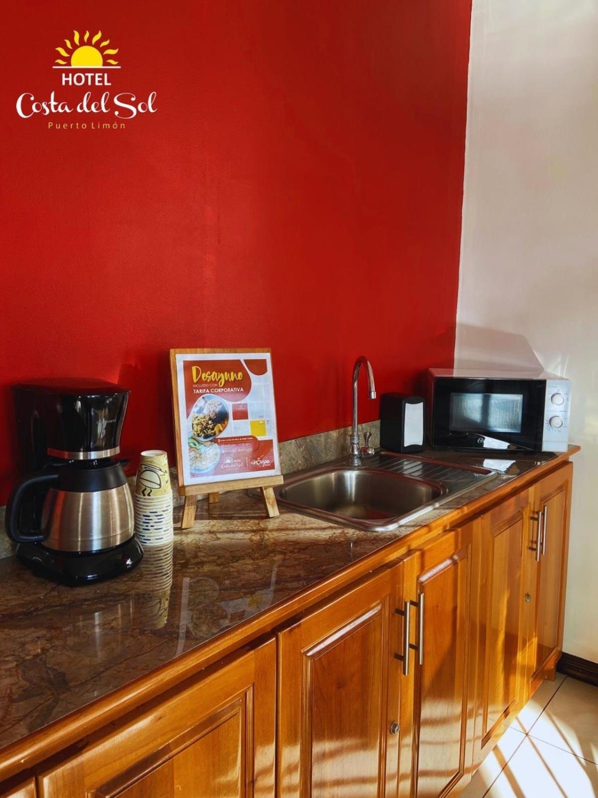 Hotel Costa Del Sol Пуэрто-Лимон Экстерьер фото