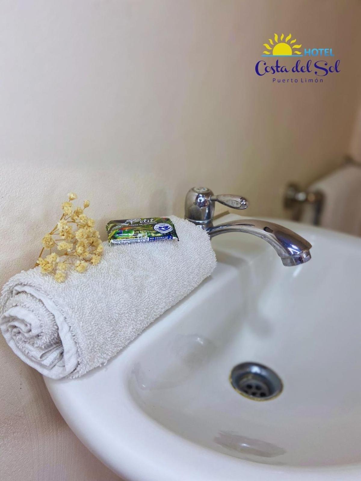 Hotel Costa Del Sol Пуэрто-Лимон Экстерьер фото