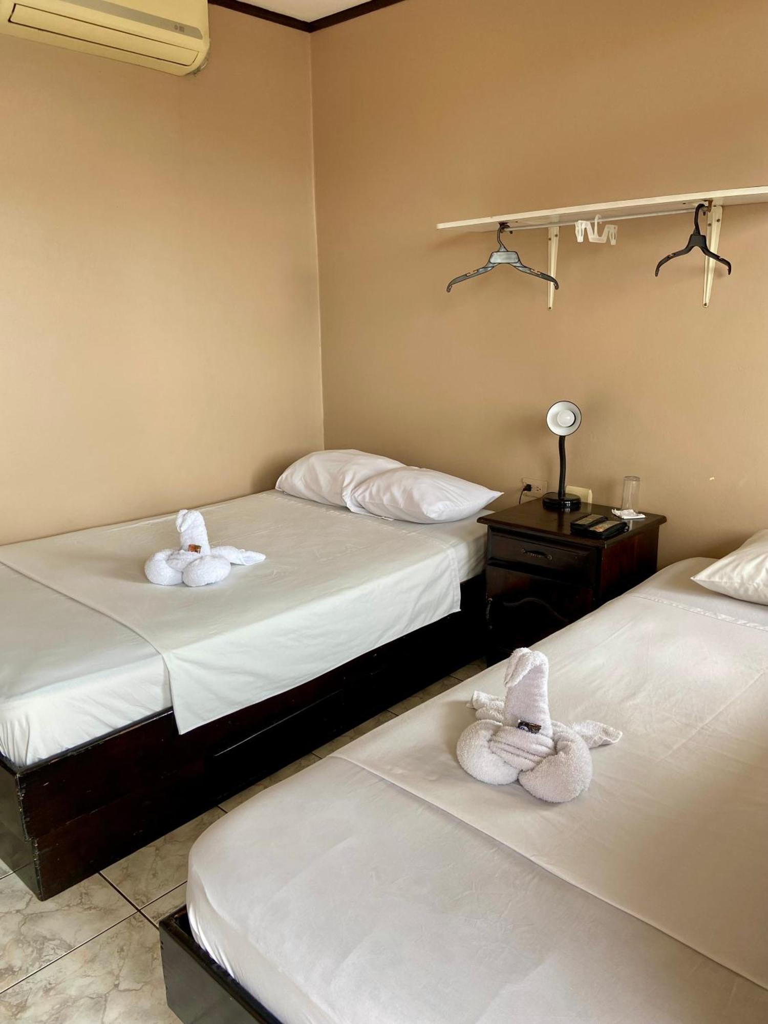 Hotel Costa Del Sol Пуэрто-Лимон Экстерьер фото